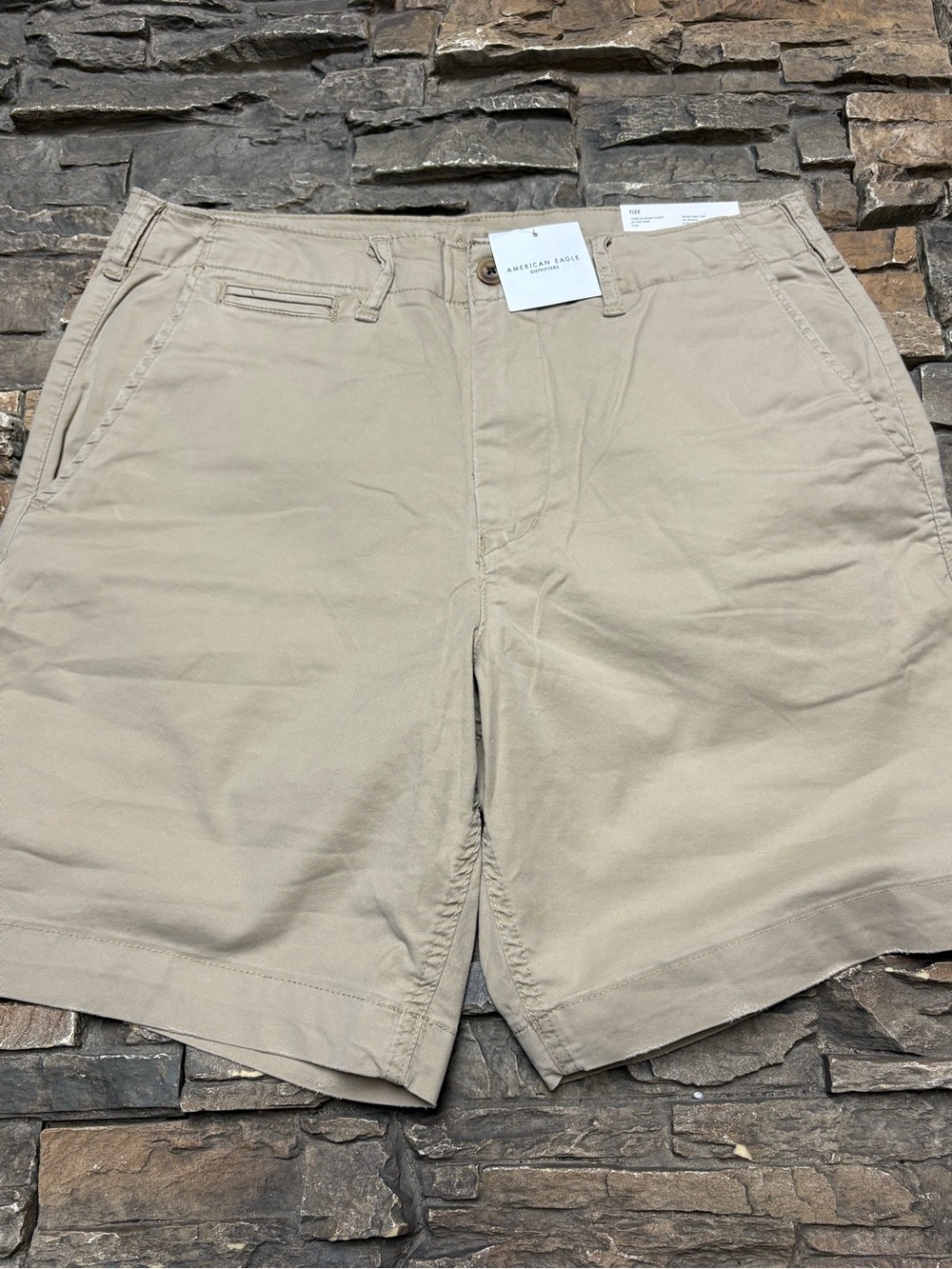 American Eagle Men’s Shorts Lived In Flex Khaki Sz 33x8” Tan NWT Casual Comfort